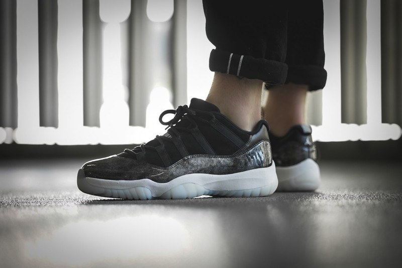 Air Jordan XI Low Barons